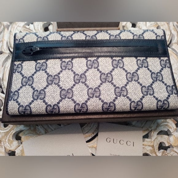 Vintage Gucci GG Checkbook Wallet - 100% Authentic - Picture 2 of 8